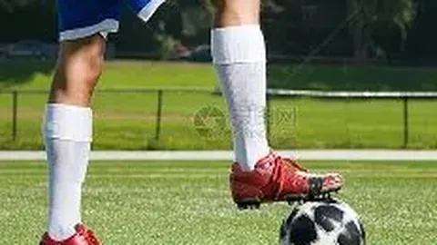 塞巴略斯赛后遭马竞球迷侮辱，以高举回应之手回击西蒙尼