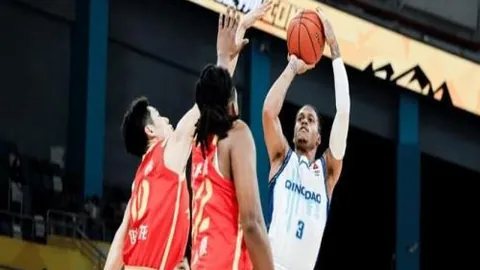 托莫里本赛季两度被米兰教练弃用，转折始于抢点染红争议